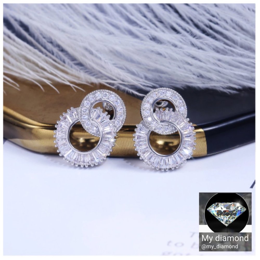 NEW 18K White Gold Diamond Double Circle Earrings - Picture 5 of 6
